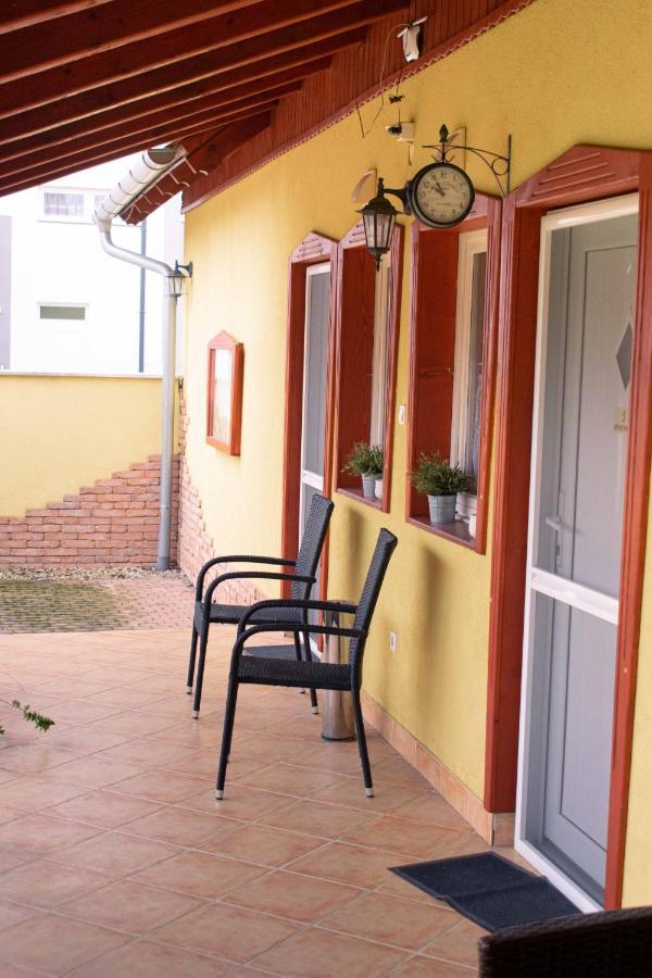 Mórahalom Borostyan Apartmanhaz מראה חיצוני תמונה