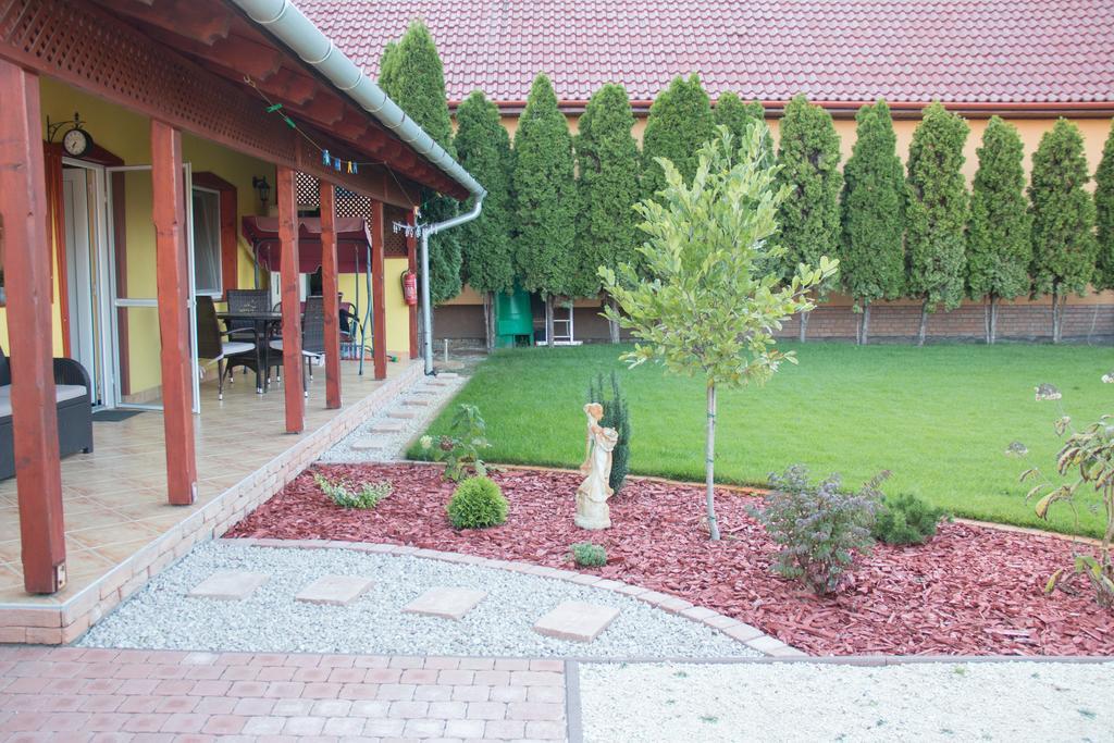 Mórahalom Borostyan Apartmanhaz מראה חיצוני תמונה